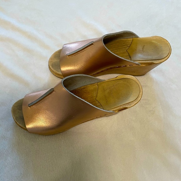 No. 6 rose gold front seam slide clog - Picture 2 of 16
